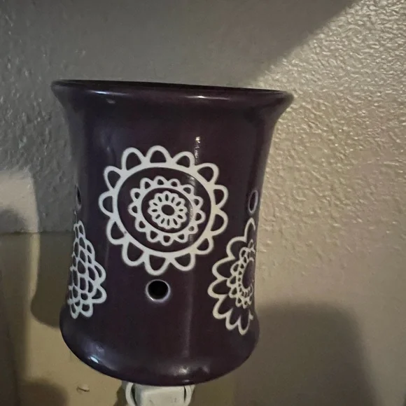 Purple Floral Electric Wax Warmer - Picture 2 of 7